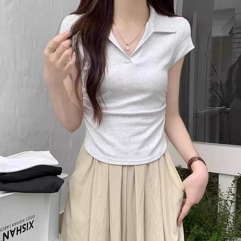 【RENA小舖 台灣現貨每天出】韓版氣質短袖/POLO短袖上衣/簡約素色短T/修身V領/休閒/春夏【R21924】-細節圖6