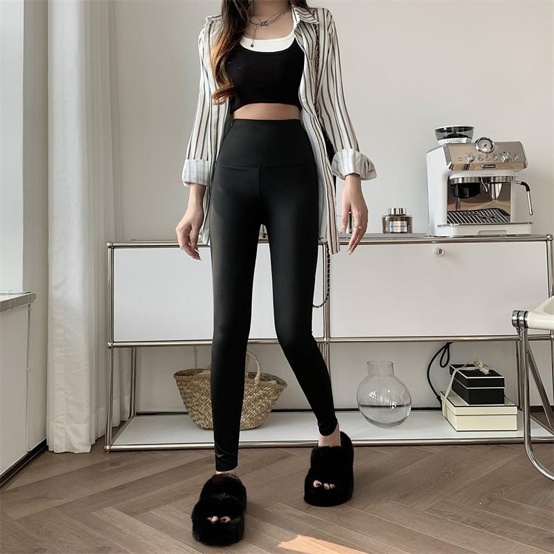 【RENA小舖 台灣現貨每天出】瑜珈褲/內搭褲/鯊魚褲/韻律褲/提臀/顯瘦/緊身褲/運動褲【R21849】-細節圖5