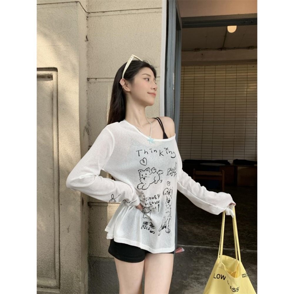 【RENA小舖 台灣現貨每天出】韓版罩衫/寬鬆慵懶罩衫/印花罩衫/斜肩/泳裝/海邊/渡假【R22009】-細節圖3