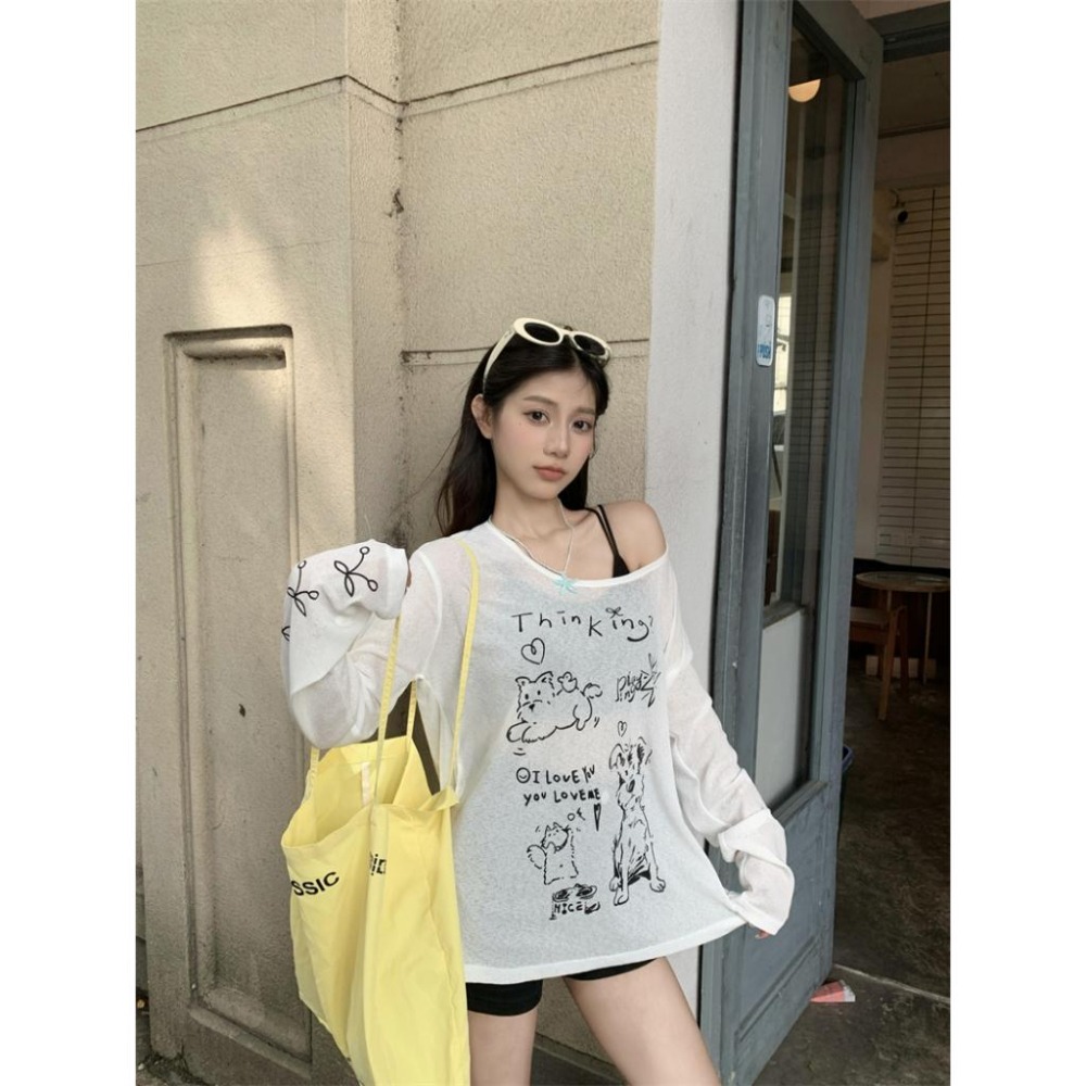 【RENA小舖 台灣現貨每天出】韓版罩衫/寬鬆慵懶罩衫/印花罩衫/斜肩/泳裝/海邊/渡假【R22009】-細節圖7