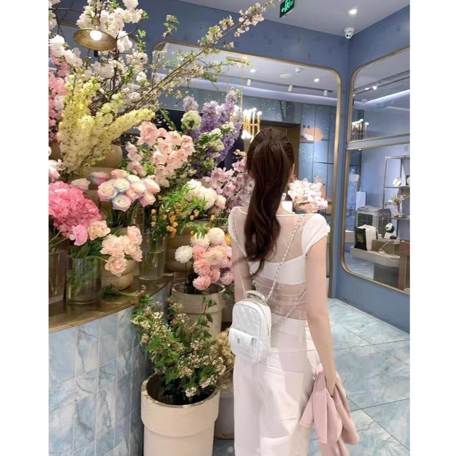 【RENA小舖 台灣現貨每天出】鏤空蕾絲純棉上衣/性感美背短袖上衣/修身顯瘦純棉上衣/自帶胸墊上衣【R21989】-細節圖4