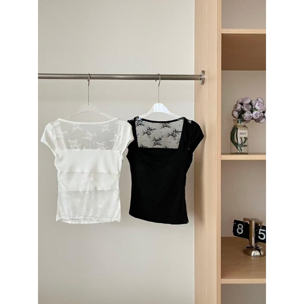 【RENA小舖 台灣現貨每天出】鏤空蕾絲純棉上衣/性感美背短袖上衣/修身顯瘦純棉上衣/自帶胸墊上衣【R21989】-細節圖8