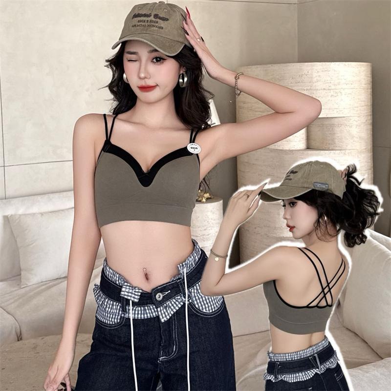 【RENA小舖 台灣現貨每天出】吊帶背心/自帶胸墊/固定杯吊帶/純色小可愛/細肩帶內搭/性感深V【R21950】-細節圖5