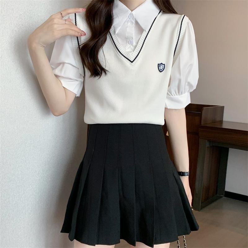 【RENA小舖 台灣現貨每天出】學院拚色V領襯衫/學院風短袖/假兩件短袖/馬甲學園/針織馬甲/短袖襯衫【R21961】-細節圖2