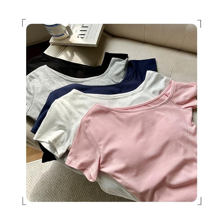 【RENA小舖 台灣現貨每天出露肩上衣/自帶胸墊上衣/斜肩短T/春夏韓版/修身顯瘦上衣/性感/百搭【R21921】-細節圖2