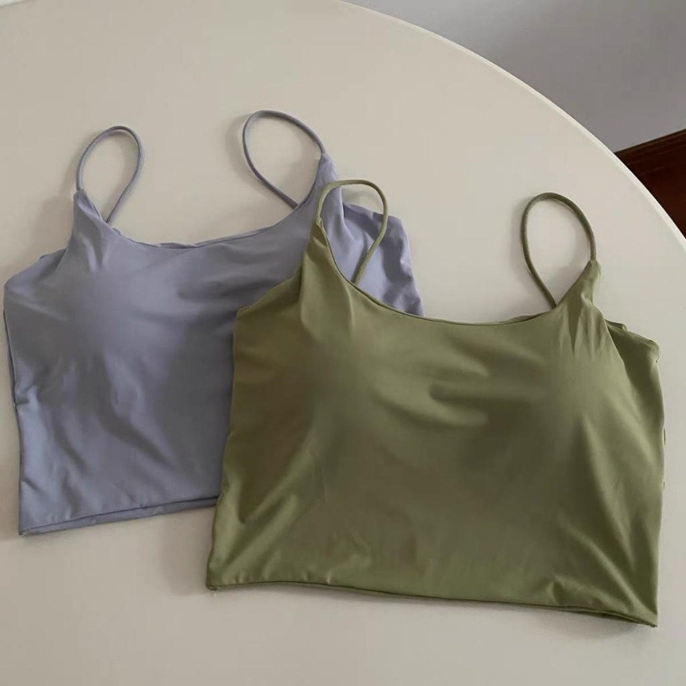 【RENA小舖 台灣現貨每天出】細肩帶短版內搭背心_百搭/顯瘦/內搭背心/細肩帶/背心/內衣【R21462】-細節圖4