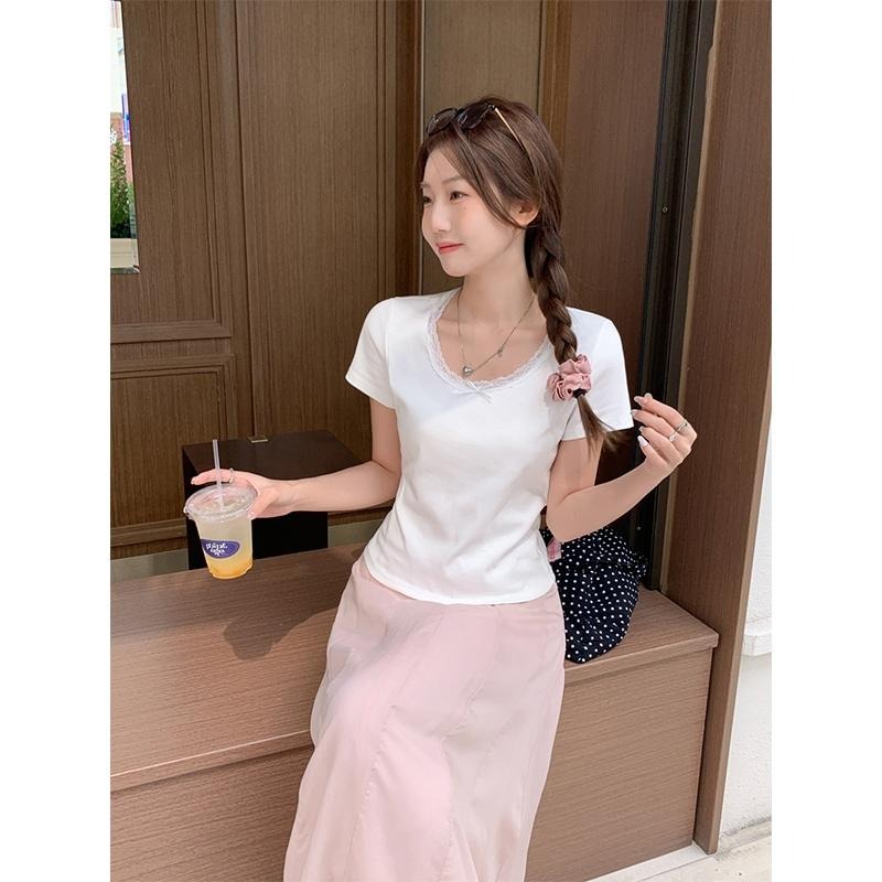 【RENA小舖 台灣現貨每天出】蕾絲拼接上衣/U領上衣/方領蕾絲/蝴蝶結短袖/修身T恤【R21919】-細節圖5