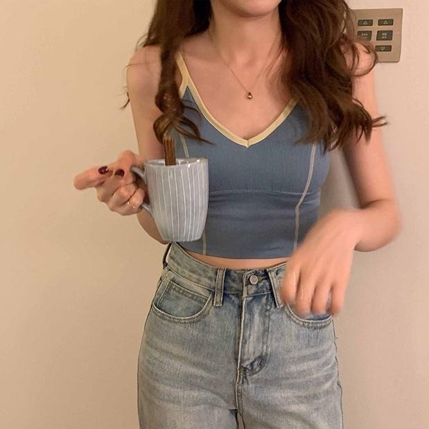 【RENA小舖 台灣現貨每天出】韓風簡約舒適運動美背V領修身顯瘦明線打底裹胸小吊帶背心【R19839】-細節圖7