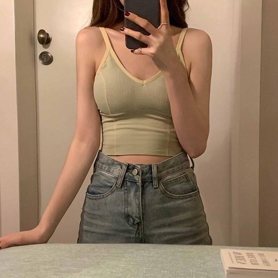 【RENA小舖 台灣現貨每天出】韓風簡約舒適運動美背V領修身顯瘦明線打底裹胸小吊帶背心【R19839】-細節圖9