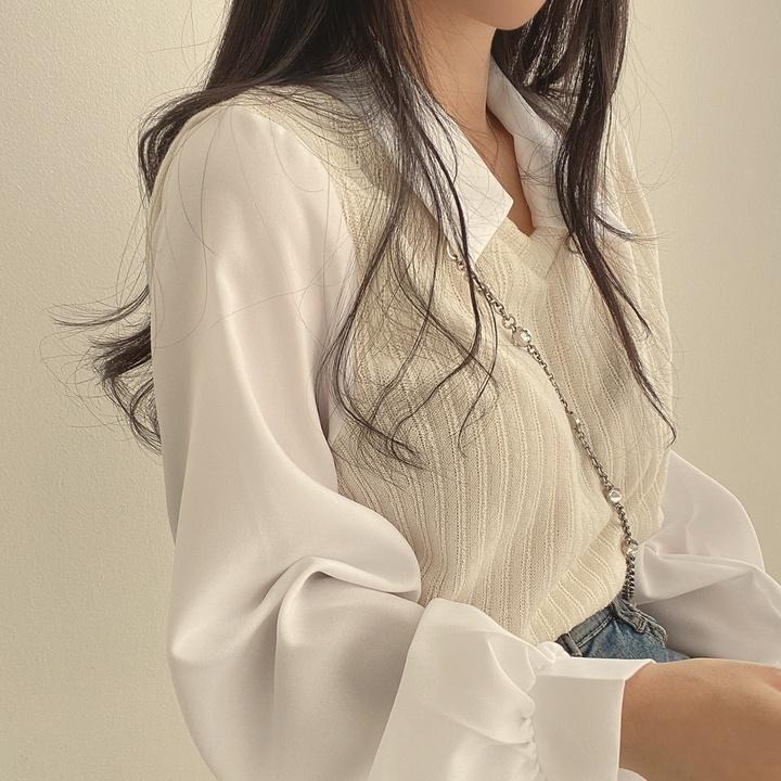 【RENA小舖 台灣現貨每天出】在逃公主🧚‍♀｜假兩件泡泡袖上衣/假兩件/翻領上衣INS【Q1331】-細節圖7