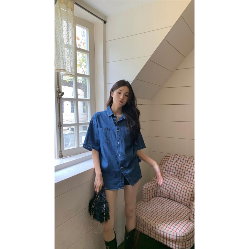 【RENA小舖 台灣現貨每天出】over size百搭休閒牛仔襯衫_百搭/寬鬆/質感/牛仔外套【R21489】-細節圖3