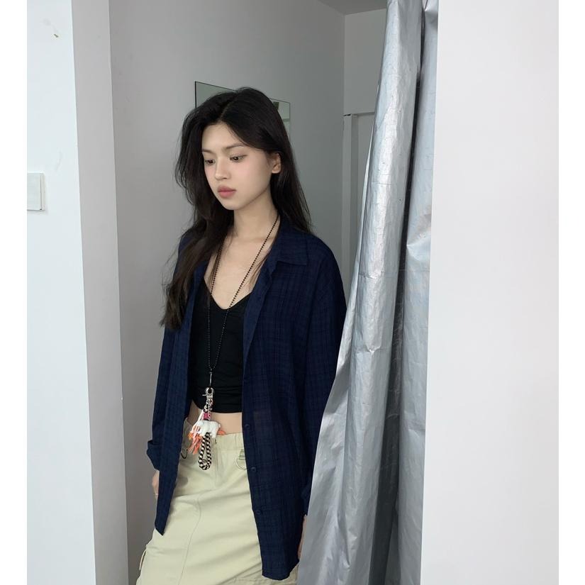 【RENA小舖 台灣現貨每天出】藏青色格紋長袖襯衫/氣質/翻領/寬鬆/舒適/百搭/初秋/薄外套/韓妞【R21829】-細節圖4