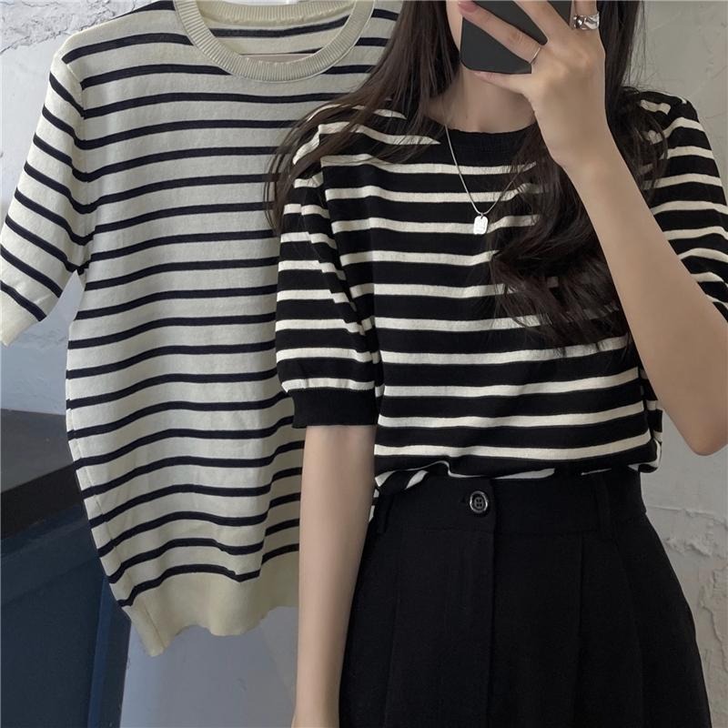 【RENA小舖 台灣現貨每天出】寬鬆圓領條紋短袖T恤 短袖 上衣 T恤 條紋 韓版 顯瘦 時尚 【R21701】-細節圖2