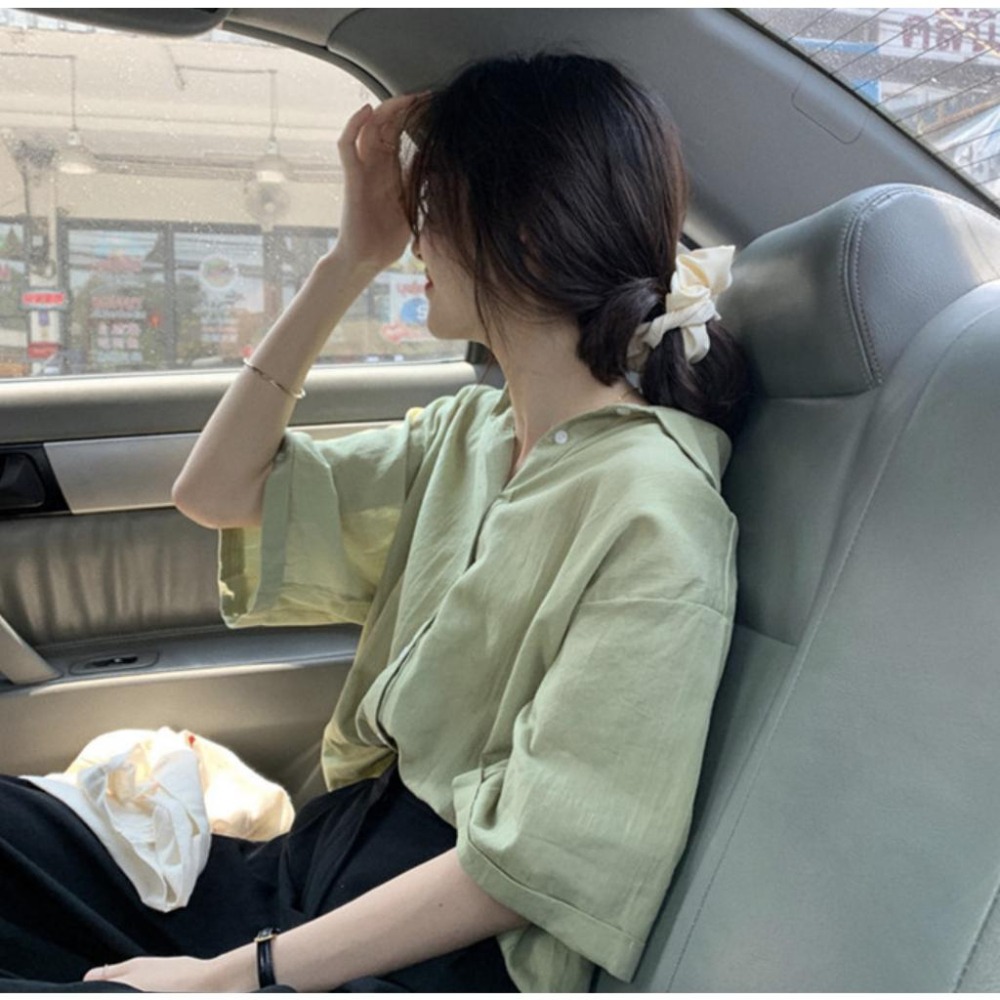 【RENA小舖 台灣現貨每天出】雪紡寬鬆短袖上衣_百搭/春夏款/質感/襯衫/修身/雪紡/復古/素色【R21484】-細節圖4