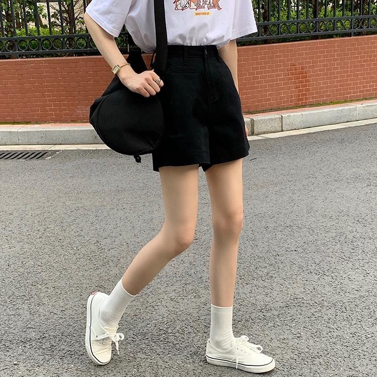 【RENA小舖 台灣現貨每天出】舒適好穿高腰顯瘦牛仔短褲_短褲/牛仔/顯瘦/ins/純色/高腰/復古【R20103】-細節圖8