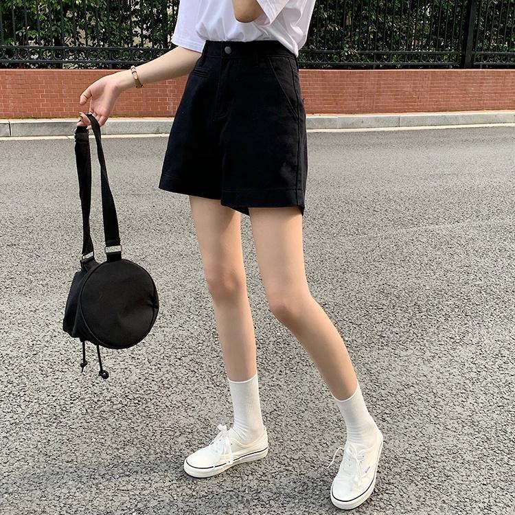 【RENA小舖 台灣現貨每天出】舒適好穿高腰顯瘦牛仔短褲_短褲/牛仔/顯瘦/ins/純色/高腰/復古【R20103】-細節圖9