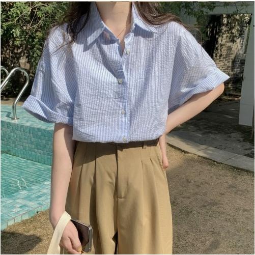 【RENA小舖 台灣現貨每天出】條紋寬鬆短袖百搭襯衫_百搭/韓系/寬鬆/春夏款/襯衫/修身/條紋【R21455】-細節圖8