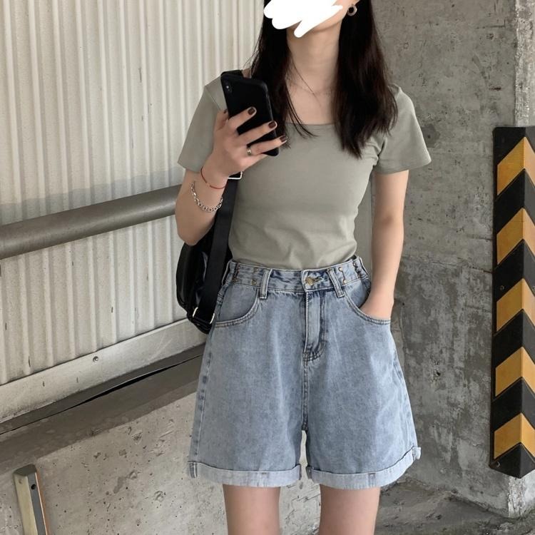 【RENA小舖 台灣現貨每天出】夏末好身材🤸‍♀️｜方領純色短T_現貨/顯瘦/百搭/短款/短袖T恤【R18581】-細節圖3