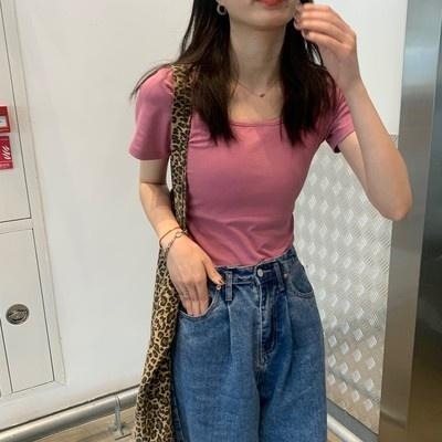 【RENA小舖 台灣現貨每天出】夏末好身材🤸‍♀️｜方領純色短T_現貨/顯瘦/百搭/短款/短袖T恤【R18581】-細節圖7