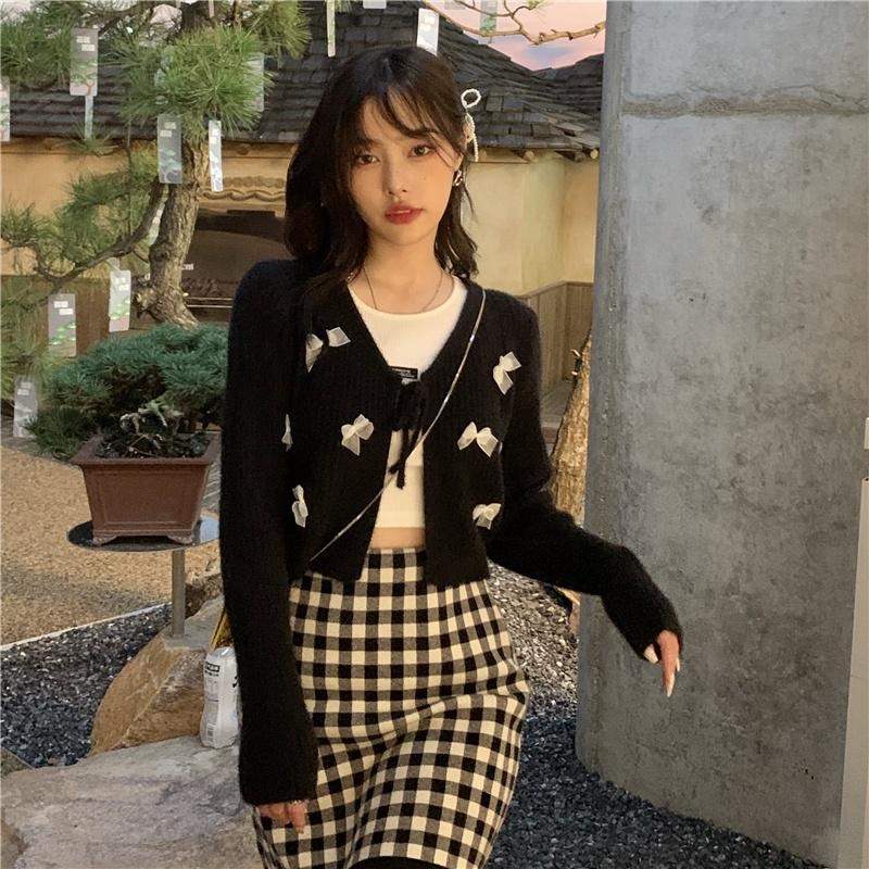 【RENA小舖 台灣現貨每天出】復古撞色棋盤格小個子秋冬氣質高腰顯瘦百搭針織A字包臀短裙【R19463】-細節圖6