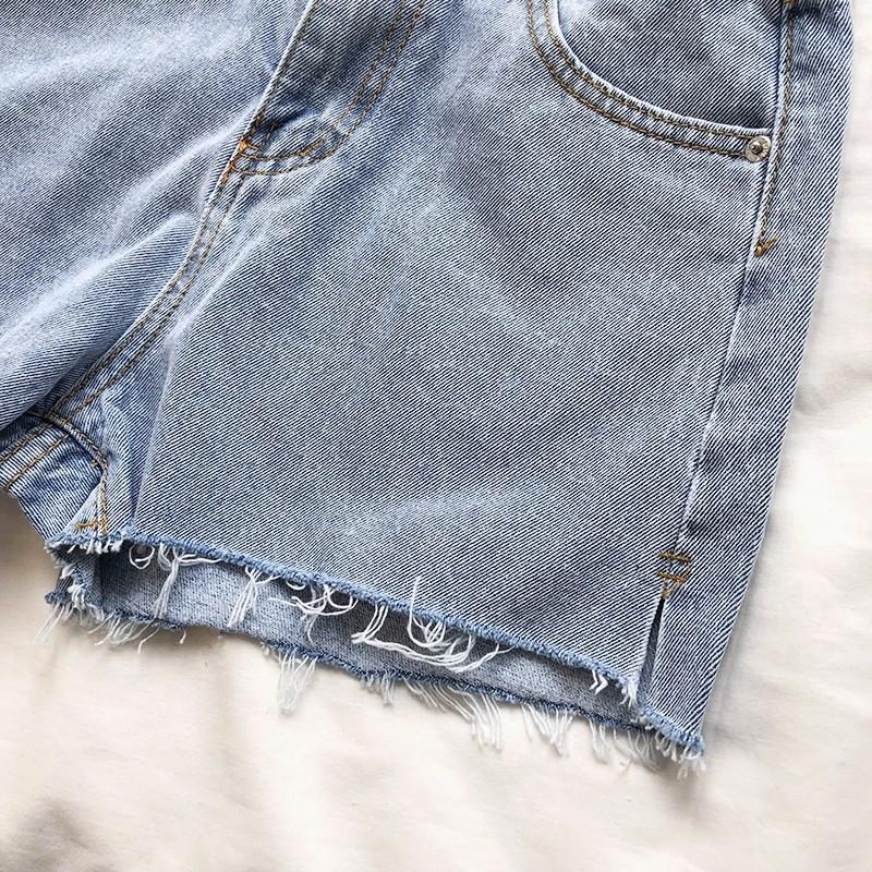 【RENA小舖 台灣現貨每天出】小開衩撕邊牛仔短褲_顯瘦/休閒/百搭/短褲/牛仔褲【R12458】-細節圖4