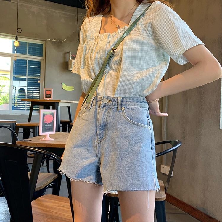 【RENA小舖 台灣現貨每天出】小開衩撕邊牛仔短褲_顯瘦/休閒/百搭/短褲/牛仔褲【R12458】-細節圖6