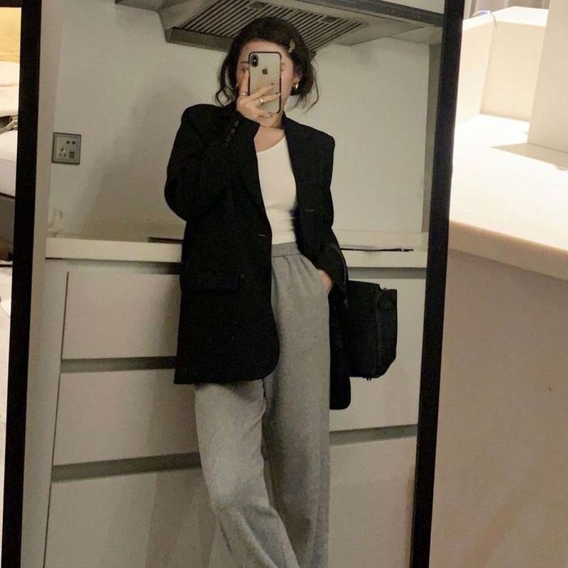 【RENA小舖 台灣現貨每天出】西裝外套/有墊肩/韓版外套/薄外套/正裝外套/小西服/辦公/百搭【R21922】-細節圖3