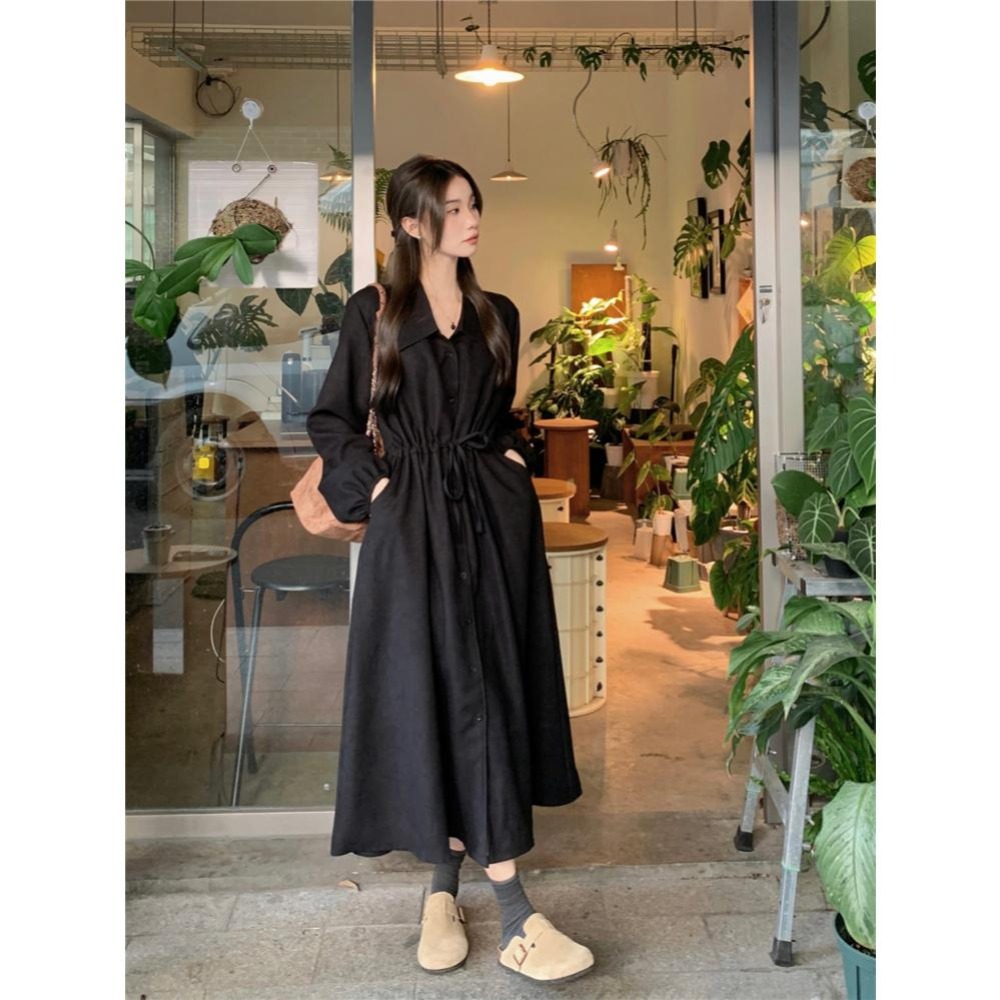 【RENA小舖 台灣現貨每天出】法式收腰設計感長洋裝/顯瘦/長袖洋裝/收腰洋裝/氣質/排釦洋裝【R22047】-細節圖2