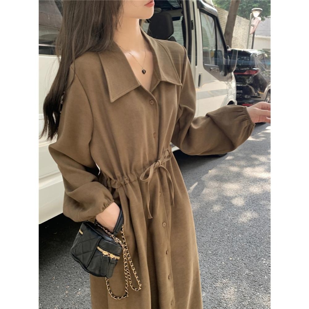 【RENA小舖 台灣現貨每天出】法式收腰設計感長洋裝/顯瘦/長袖洋裝/收腰洋裝/氣質/排釦洋裝【R22047】-細節圖5