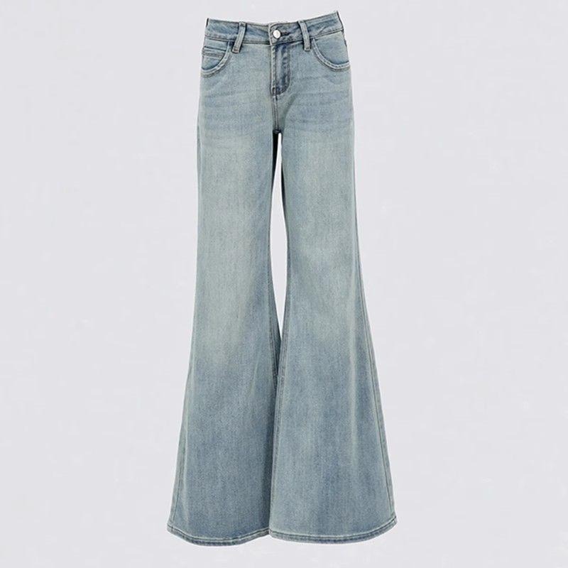 【RENA小舖 台灣現貨每天出】淺藍微喇叭中腰顯瘦牛仔褲/不貼腿/韓系/修身/牛仔褲【R22038】-細節圖4