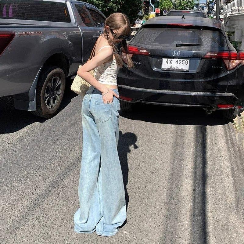 【RENA小舖 台灣現貨每天出】淺藍微喇叭中腰顯瘦牛仔褲/不貼腿/韓系/修身/牛仔褲【R22038】-細節圖5