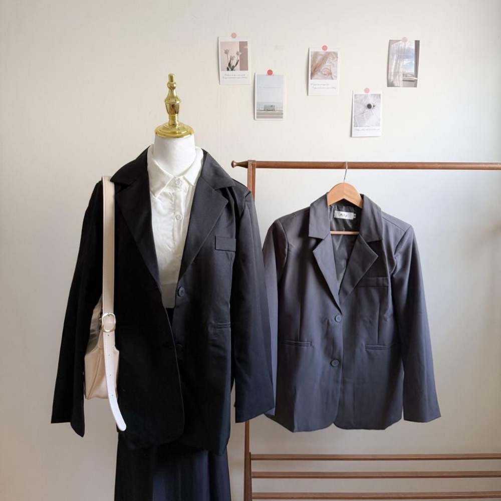 【RENA小舖 台灣現貨每天出】早秋韓版設計款西裝外套/寬鬆外套/休閒/後打摺【R22031】-細節圖2