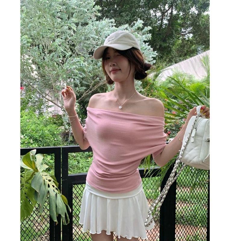 【RENA小舖 台灣現貨每天出】露肩短袖/一字肩短袖/抓皺短袖/小性感/收腰顯瘦/氣質/甜美【R22012】-細節圖3