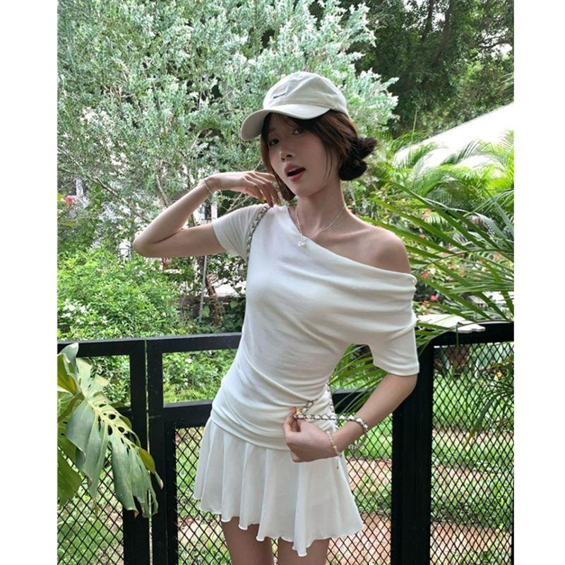 【RENA小舖 台灣現貨每天出】露肩短袖/一字肩短袖/抓皺短袖/小性感/收腰顯瘦/氣質/甜美【R22012】-細節圖4