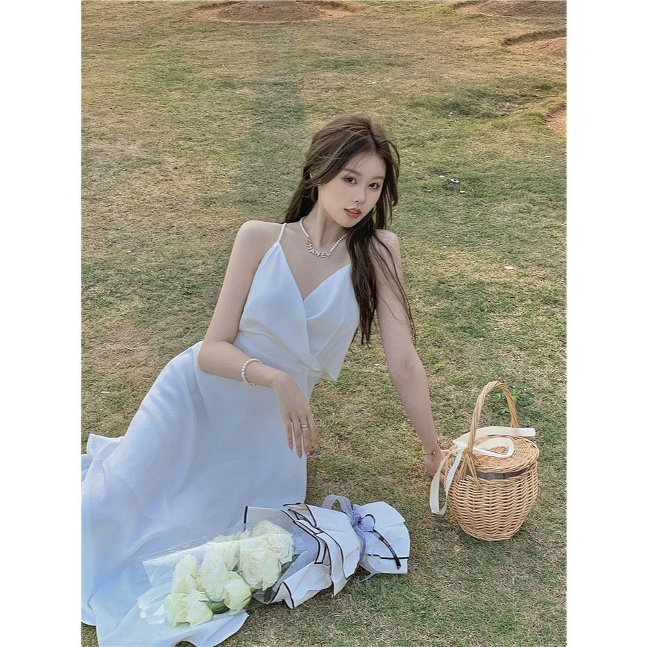 【RENA小舖 台灣現貨每天出】V領吊帶連衣裙/吊帶洋裝/吊帶長裙/渡假洋裝/露背洋裝/氣質洋裝【R21967】-細節圖6