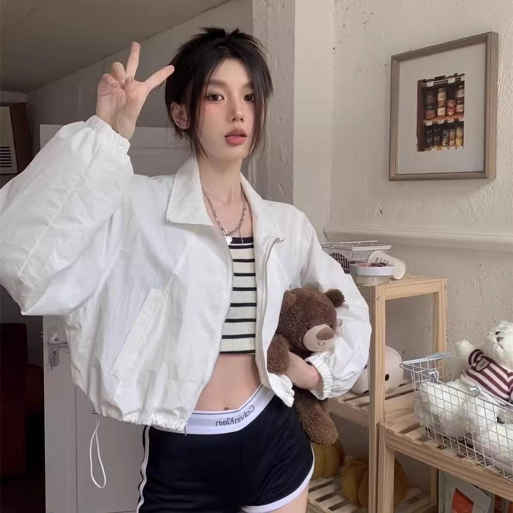 【RENA小舖 台灣現貨每天出】韓版防曬風衣/寬鬆長袖外套/短款風衣/機車外套/寬鬆外套/春夏【R21936】-細節圖3