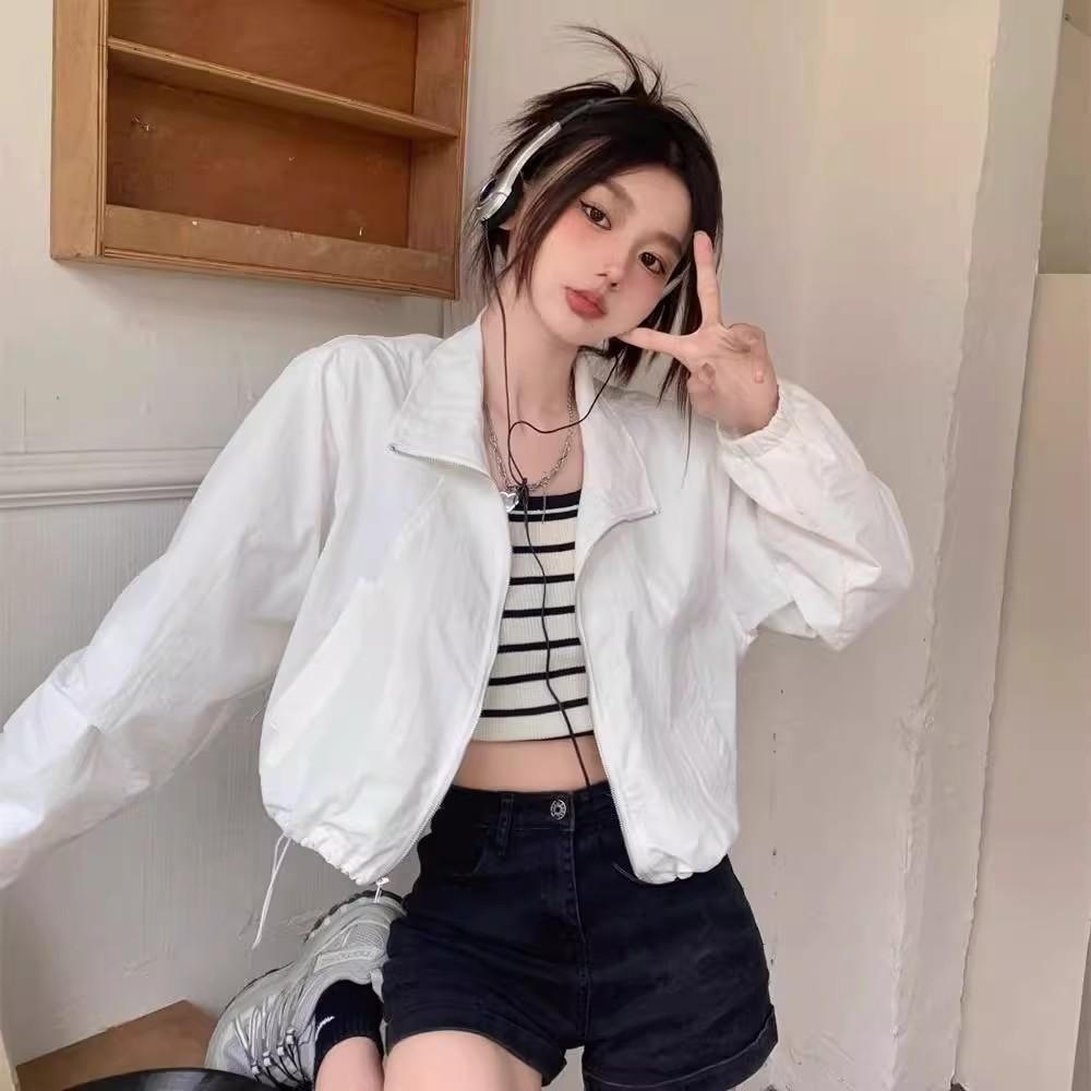 【RENA小舖 台灣現貨每天出】韓版防曬風衣/寬鬆長袖外套/短款風衣/機車外套/寬鬆外套/春夏【R21936】-細節圖6