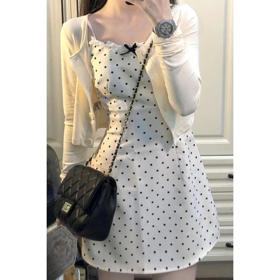 【RENA小舖 台灣現貨每天出】韓系蝴蝶結/波點連身裙/氣質吊帶洋裝/吊帶連身裙/洋裝【R21978】-細節圖3