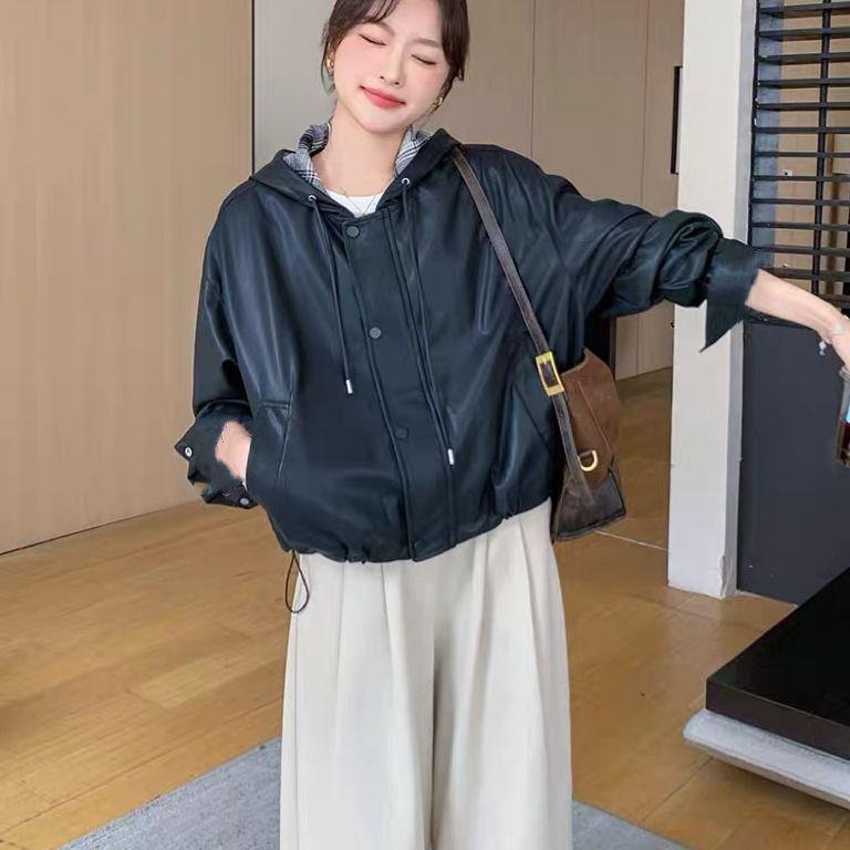 【RENA小舖 台灣現貨每天出】黑色連帽皮衣/寬鬆薄款/機車外套/黑色夾克外套/連帽皮外套/韓版/帥氣【R21926】-細節圖2