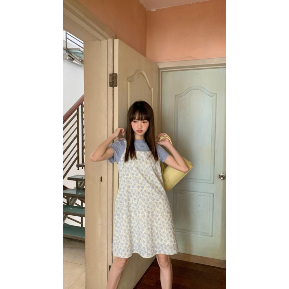 【RENA小舖 台灣現貨每天出】平口碎花背帶連衣裙/可愛/夏天/吊帶裙/連身裙/韓系/純慾風【R21801】-細節圖5