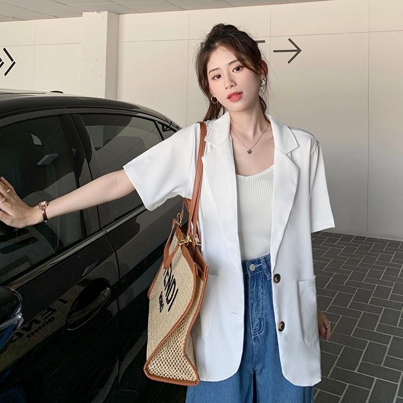 【RENA小舖 台灣現貨每天出】短西裝外套 夏季休閒西服 短袖西裝外套女 長版寬鬆韓版氣質西服【R21733】-細節圖3