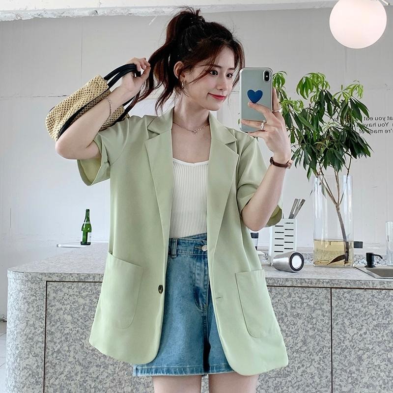 【RENA小舖 台灣現貨每天出】短西裝外套 夏季休閒西服 短袖西裝外套女 長版寬鬆韓版氣質西服【R21733】-細節圖4
