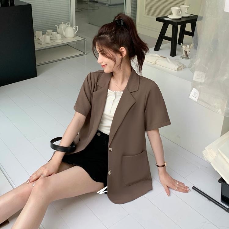 【RENA小舖 台灣現貨每天出】短西裝外套 夏季休閒西服 短袖西裝外套女 長版寬鬆韓版氣質西服【R21733】-細節圖8