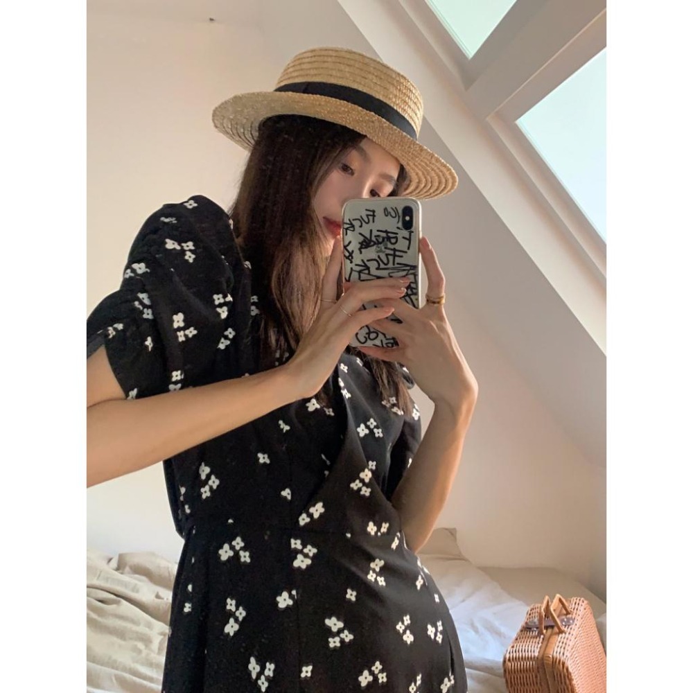 【RENA小舖 台灣現貨每天出】吊帶連衣裙 碎花洋裝 韓版吊帶裙 甜美碎花裙 高腰長裙 海邊裙子 長洋裝【R21732-細節圖5