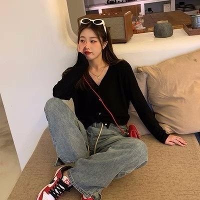 【RENA小舖 台灣現貨每天出】微透膚壓紋襯衫 防曬罩衫 冰絲外套 冰絲罩衫 防曬 夏天 顯瘦 百搭【R21734】-細節圖5