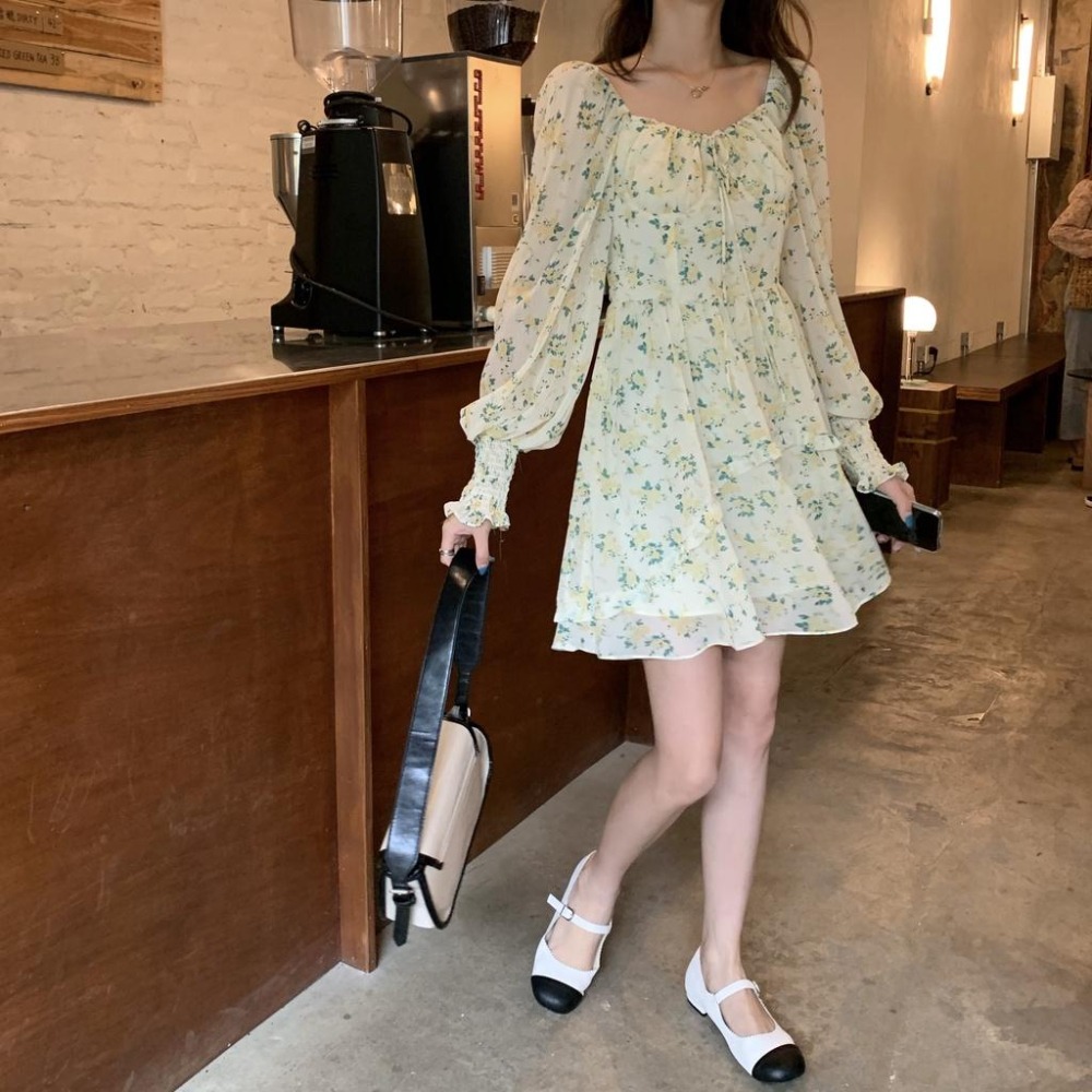 【RENA小舖 台灣現貨每天出】碎花小個子連衣裙/法式/方領/春秋/氣質/休閒/公主/韓妞【R19849】-細節圖8