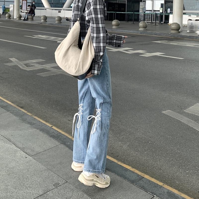 【RENA小舖 台灣現貨每天出】甜辣風顯腿長后綁帶設計感小眾高腰直筒顯瘦微喇叭牛仔長褲【R19911】-細節圖5