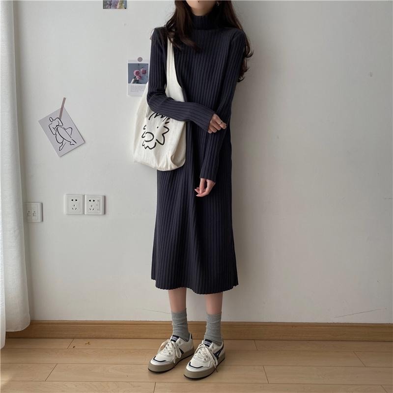 【RENA小舖 台灣現貨每天出】坑條連身高領連衣裙_休閒/簡約/秋冬/高領/裙裝/連身衣/懶人裝【R21061】-細節圖7