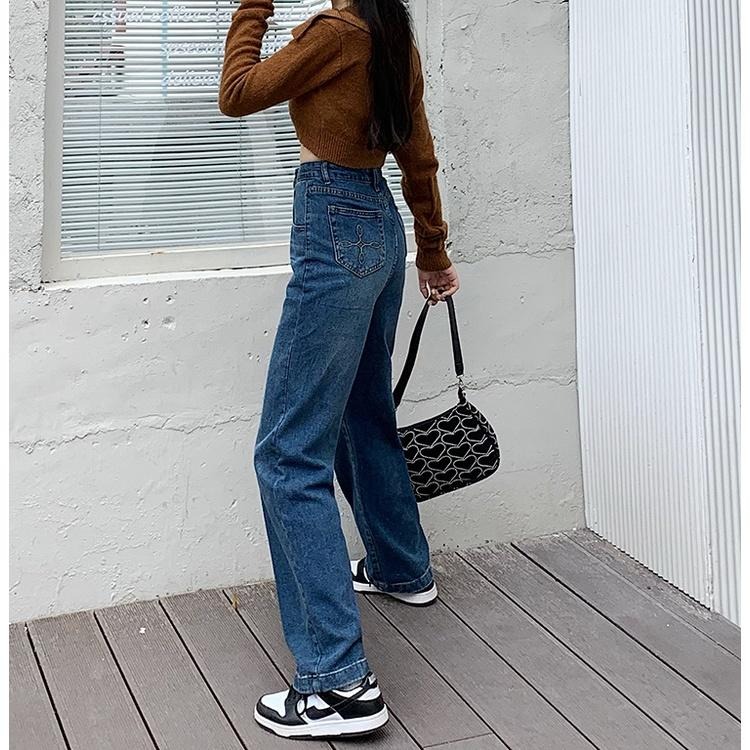 【RENA小舖 台灣現貨每天出】版型超正復古磨痕水洗口袋刺繡秋季百搭高腰顯瘦直筒牛仔褲【R20761】-細節圖9