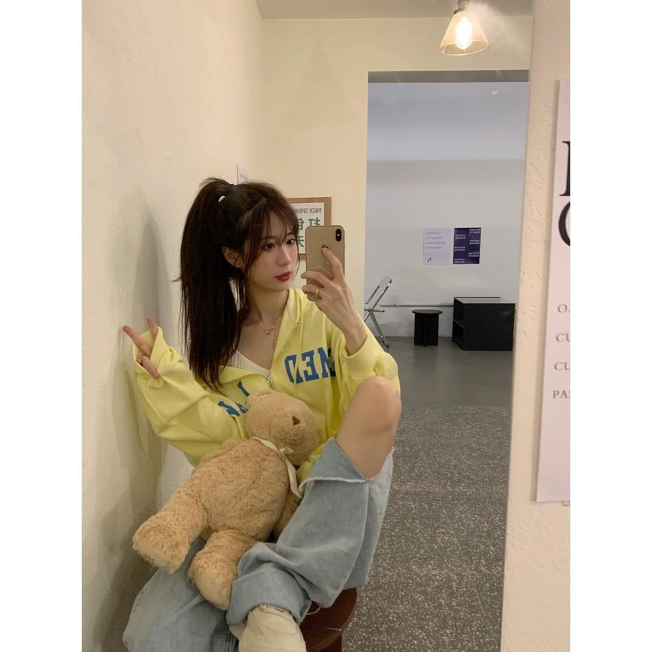 【RENA小舖 台灣現貨每天出】復古懷舊感活力顯白亮色系字母印花連帽拉鍊寬鬆百搭衛衣外套【R20578】-細節圖7